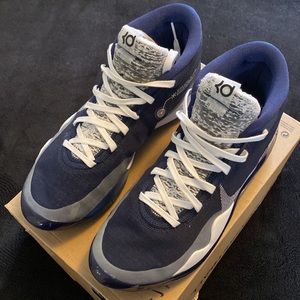 Nike ZOOM KD 12 - Navy - Mens size 10.5 - WORN ONCE not twice! *box has no top*
